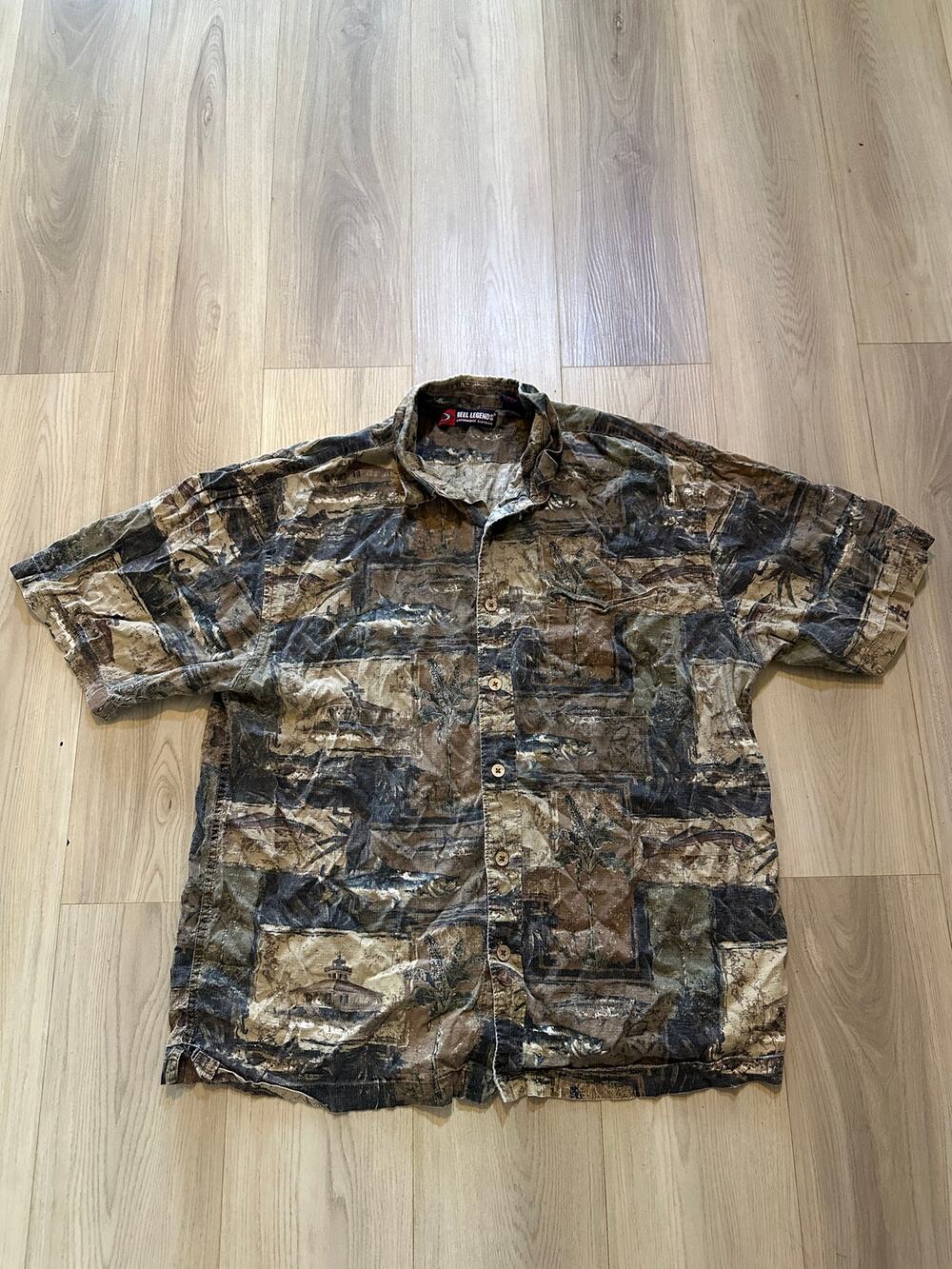 Reel Legends Fishing Shirt XL Men Short Sleeve Cotton Rayon Tropical Fish Camo